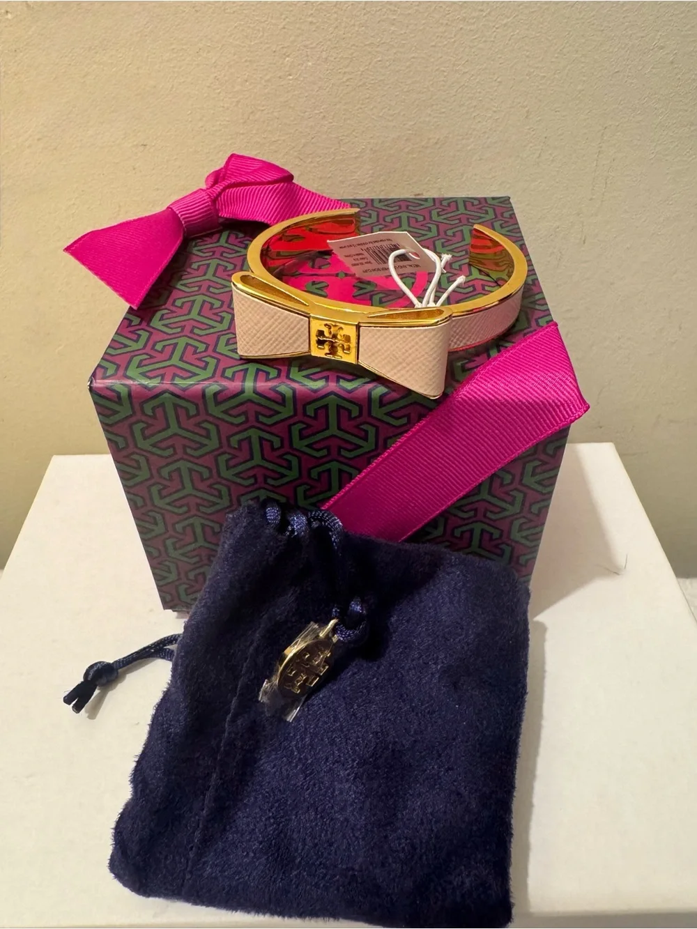 NWT Tory Burch Bow Leather Cuff Bracelet - Complete Gift Set